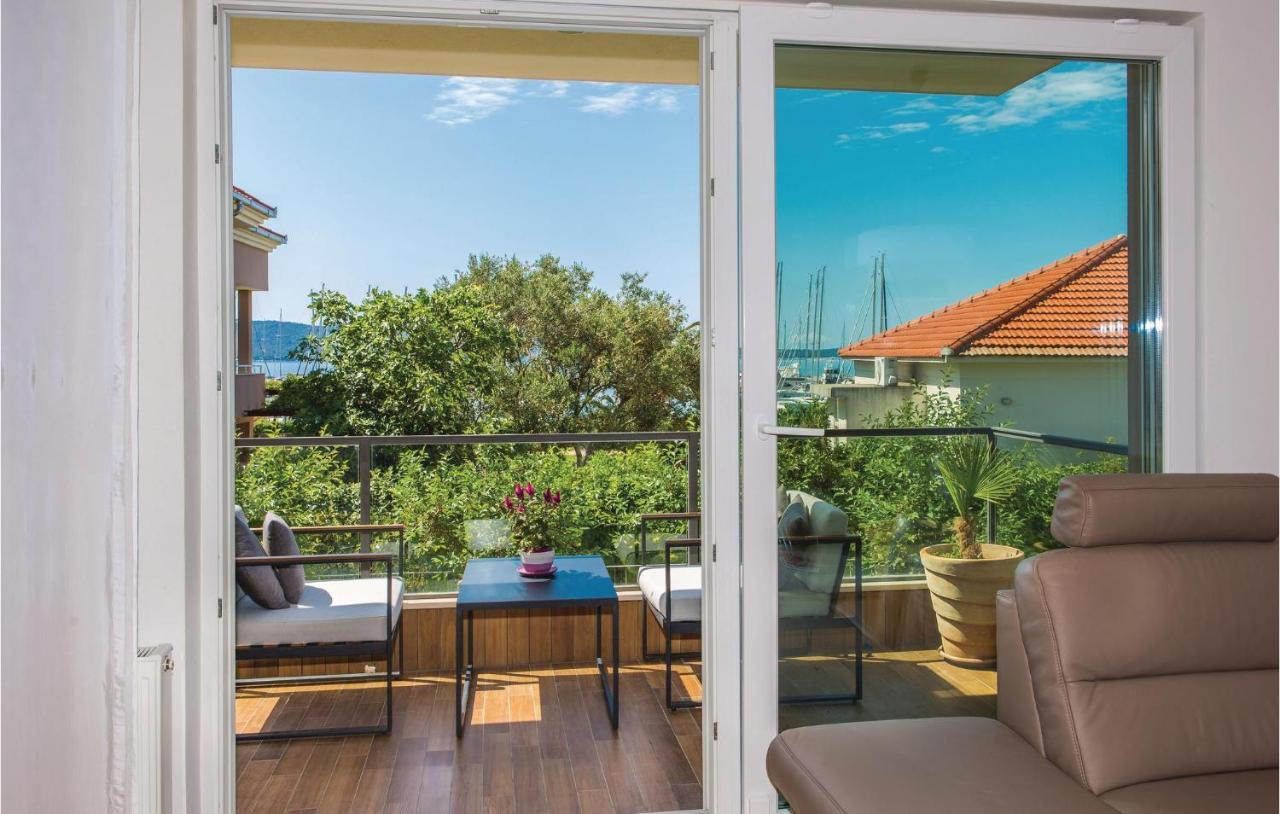 1 Bedroom Stunning Apartment In Kastel Gomilica Каштела Экстерьер фото