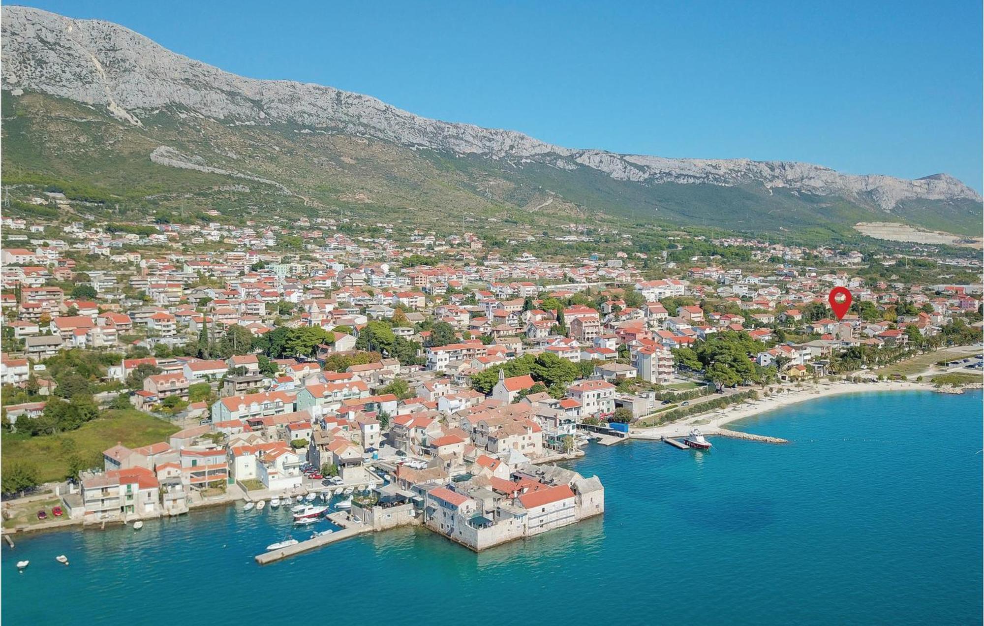 1 Bedroom Stunning Apartment In Kastel Gomilica Каштела Экстерьер фото